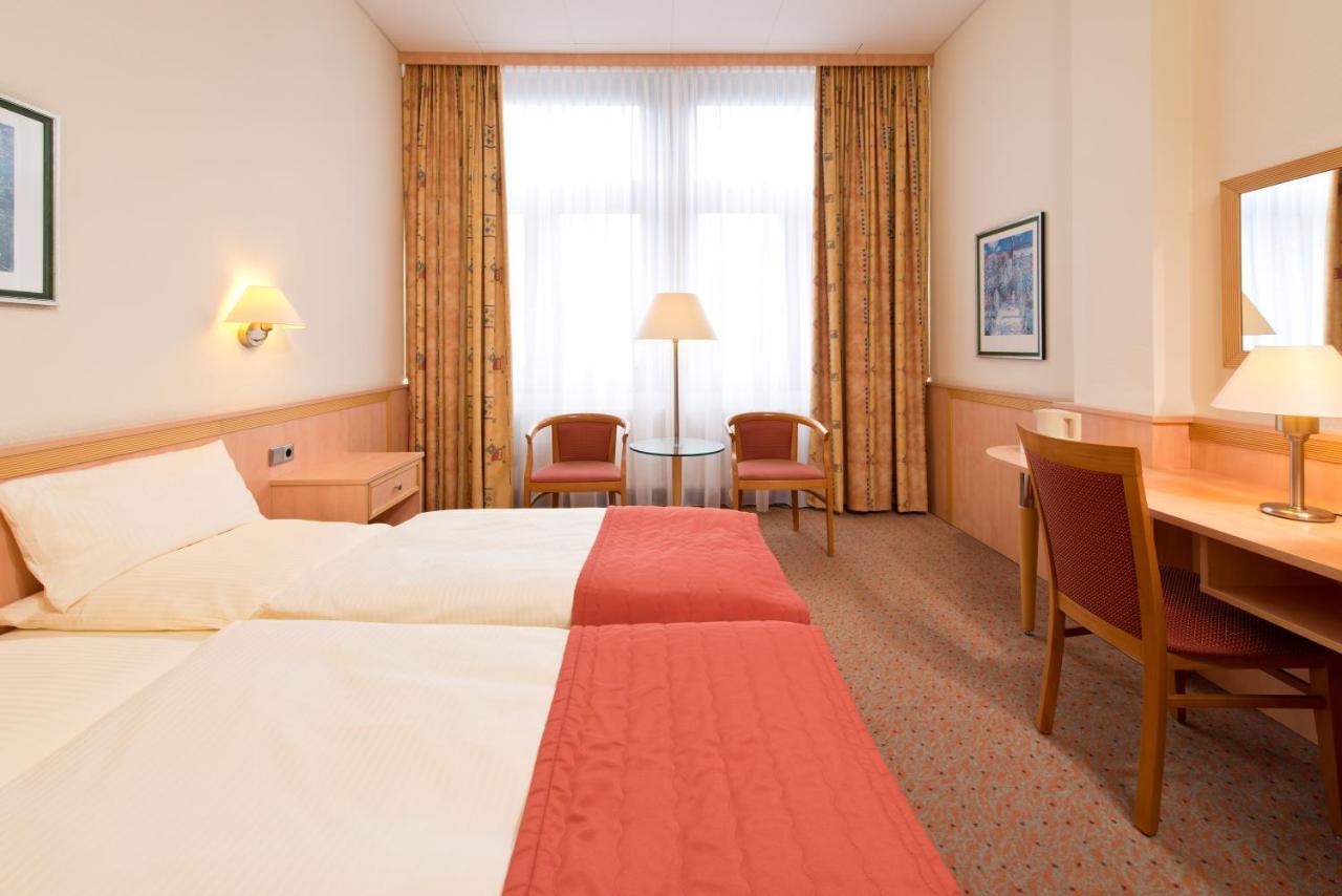 Steglitz International Hotel 4*